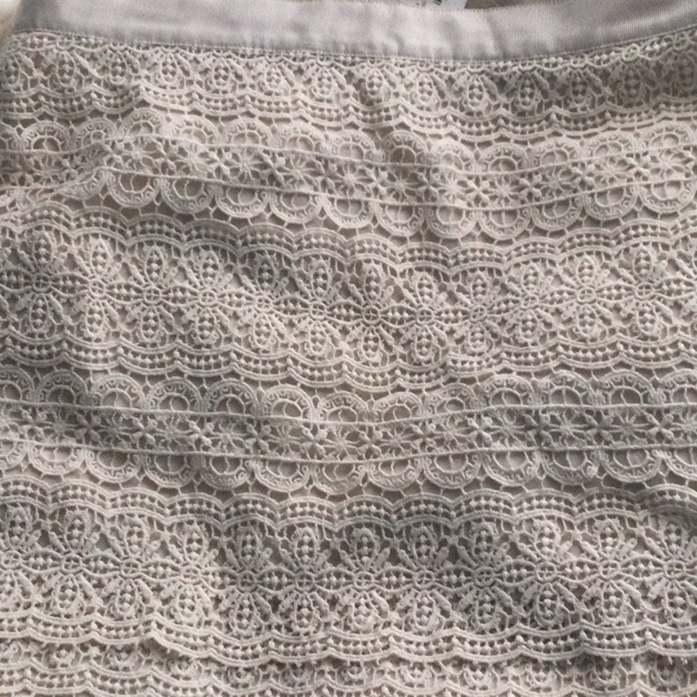 Club Monaco Lace Mini Skirt in nude with zipper in back
